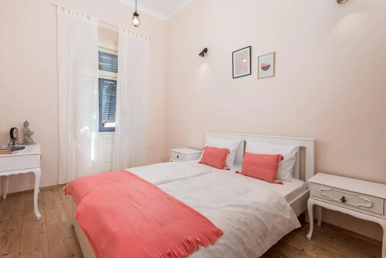 شقة Urban Jungle Central Apartman أوباتيا 0*,  كرواتيا