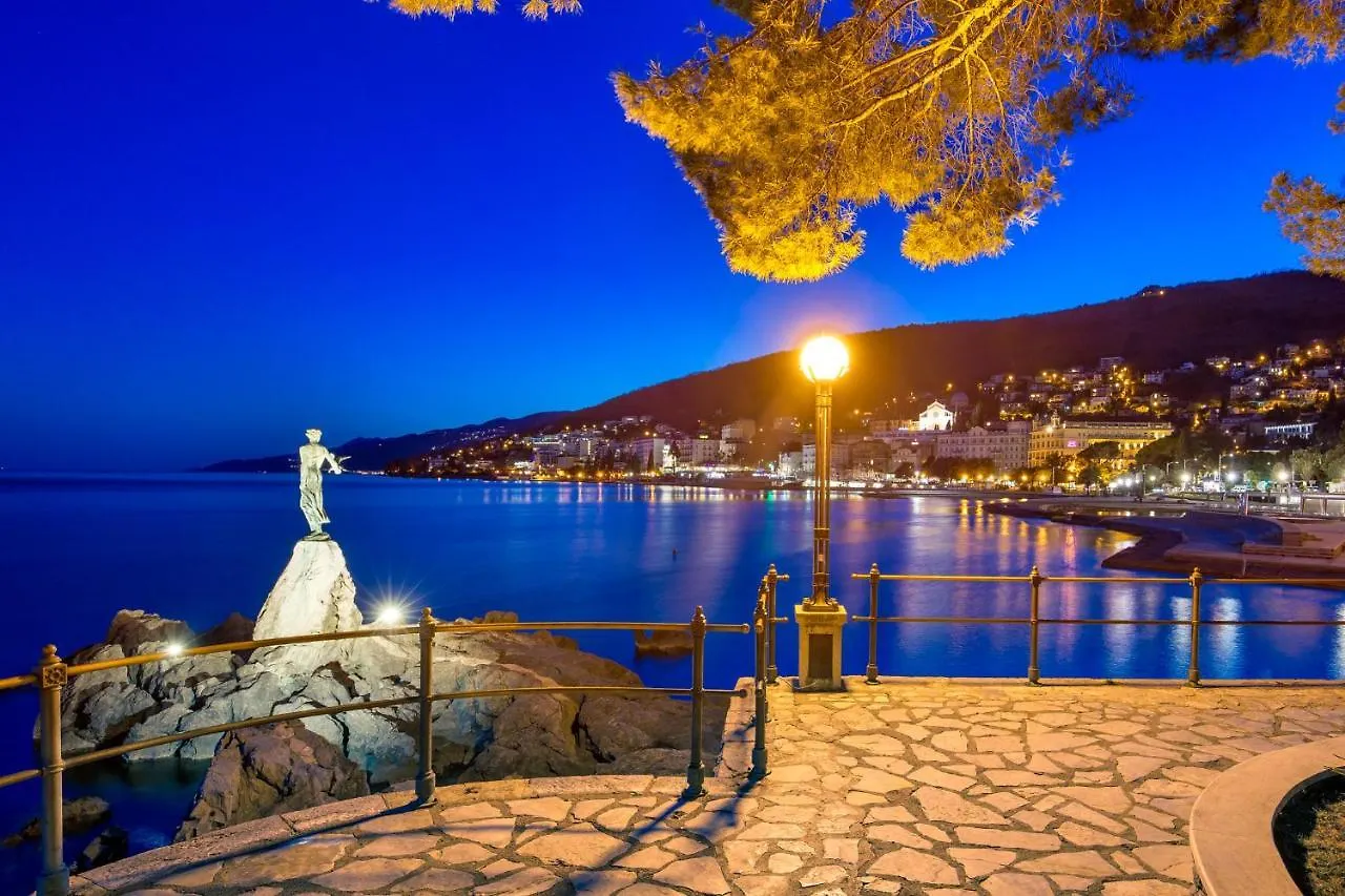 Urban Jungle Central Apartman Apartment Opatija Croatia