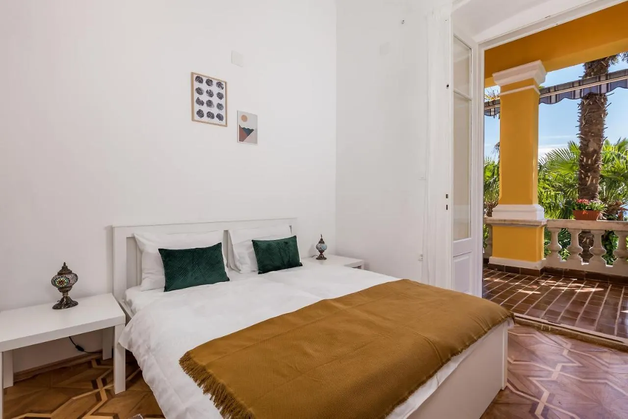 شقة Urban Jungle Central Apartman أوباتيا